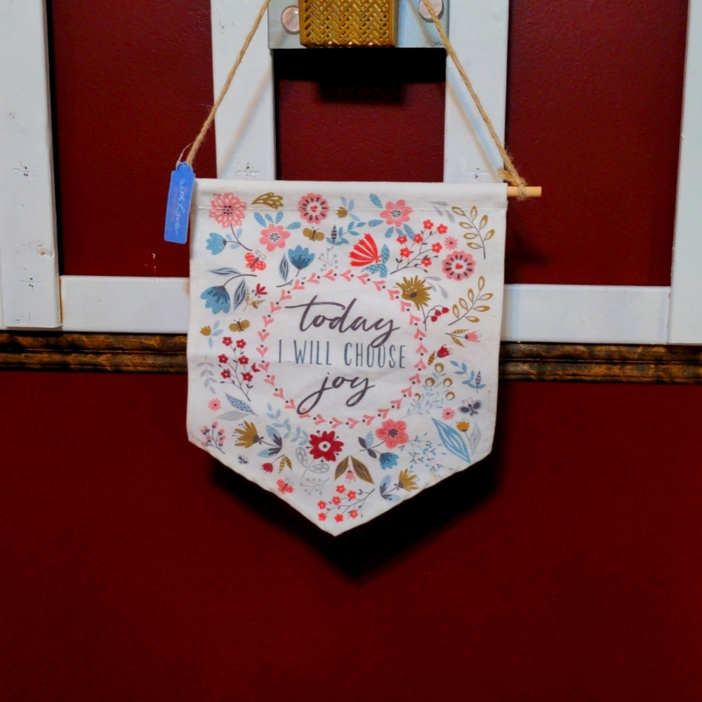 Hanging inspirational canvas